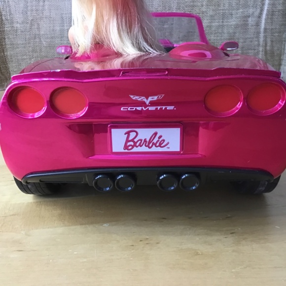 2011 Barbie Corvette and Doll - Picture 10 of 16